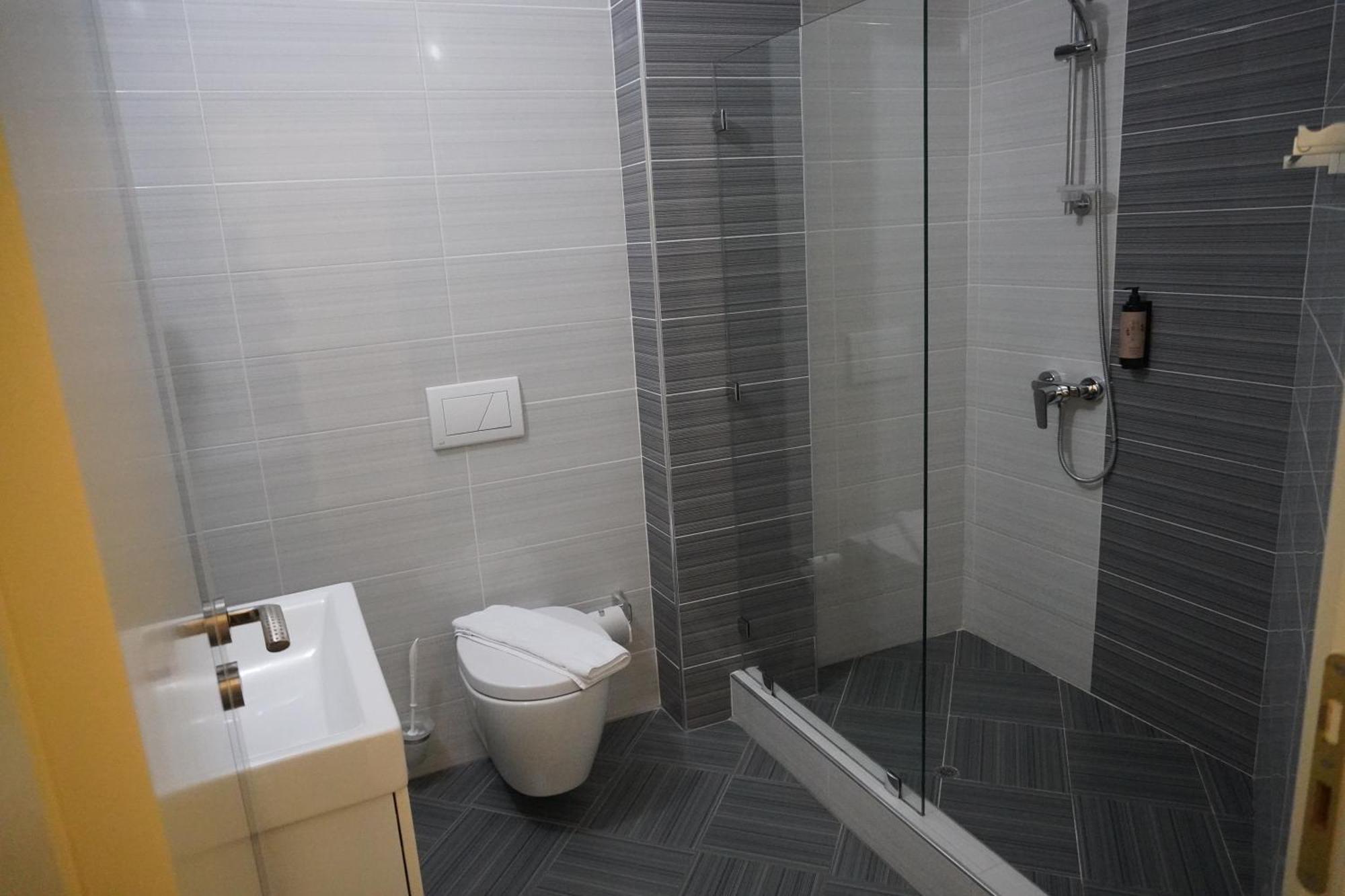 Hotel Agel Sarandë Quarto foto