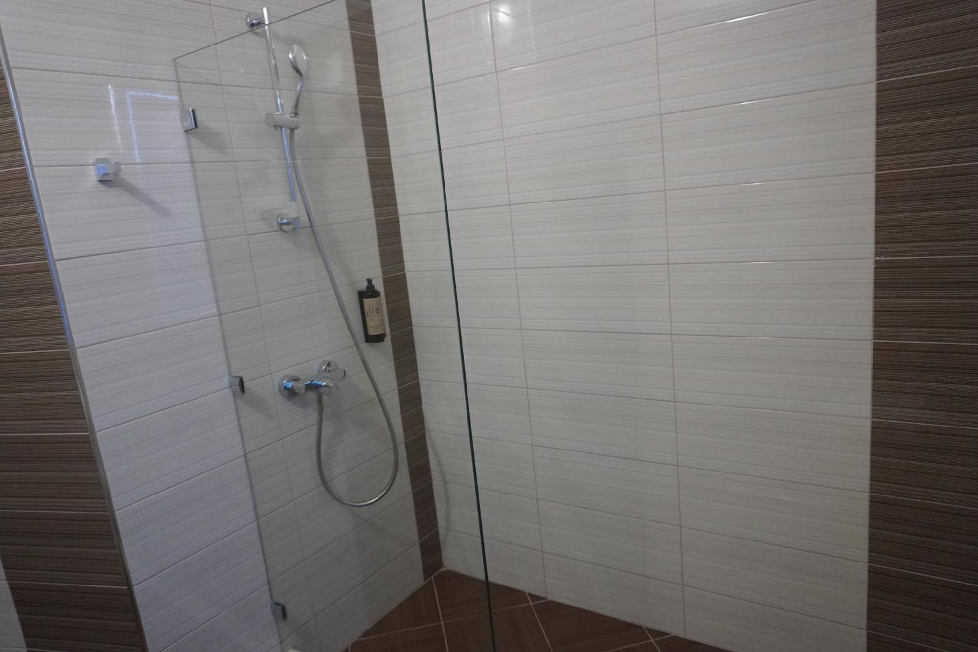 Hotel Agel Sarandë Quarto foto